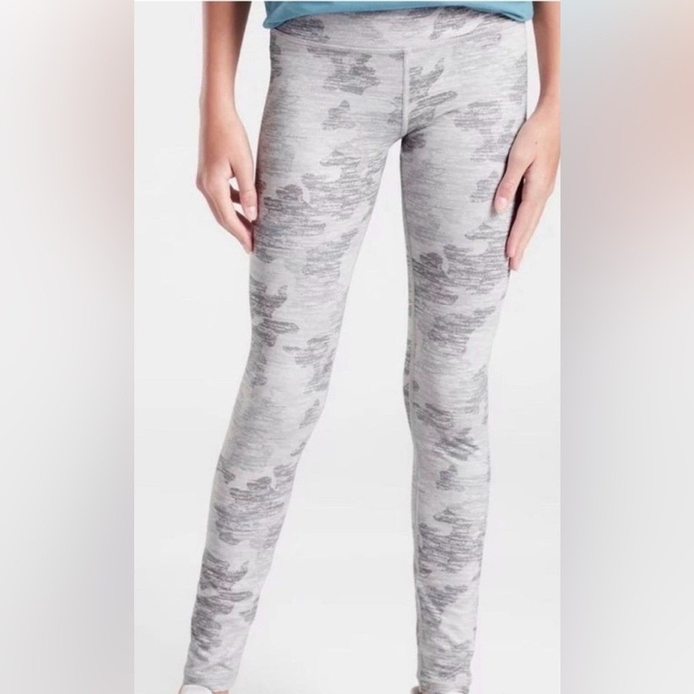 Athleta Girl‎ Printed Chit Chat Tight Gray Camo Leggings Size M 8-10 Activewear